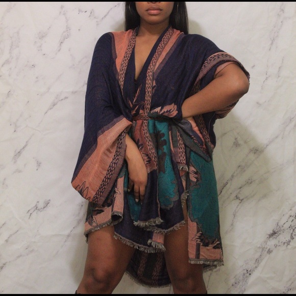 Kimono - Picture 3 of 3